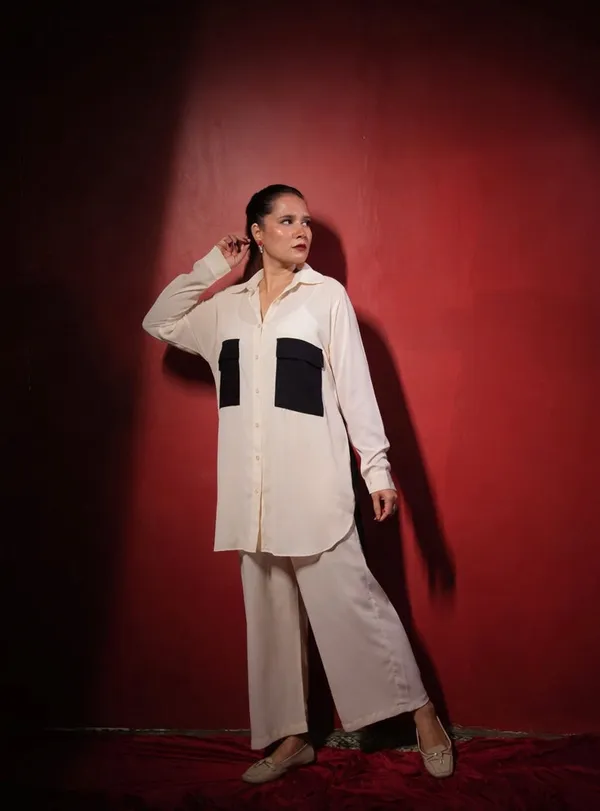 Deepika_Padukone_Airport_Loose_Co_Ord_Red_And_White